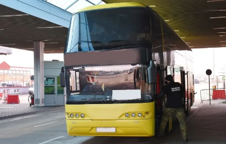 Нова електронна черга для автобусів на пункті пропуску “Ягодин – Дорогуськ”